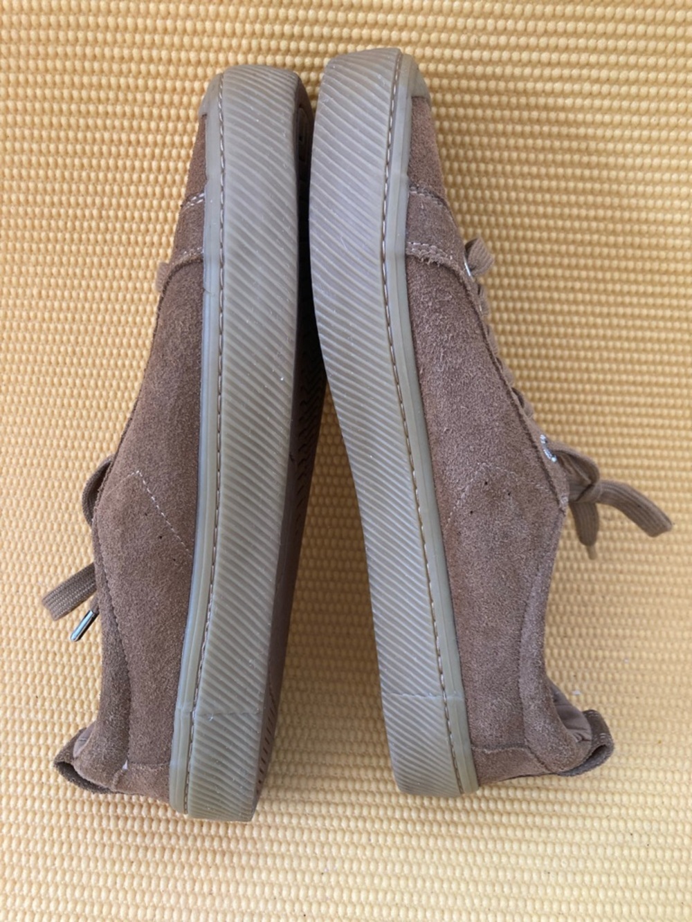 Cariuma Oca Low Top Suede Sneakers Women’s Size 9.5 color Burnt Sand - Picture 5 of 7